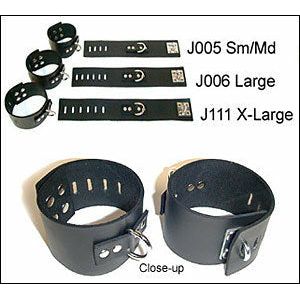 Leather Wrist Cuffs with D-Ring - J005 Small-Medium, Unisex, Pleasure Play, Black